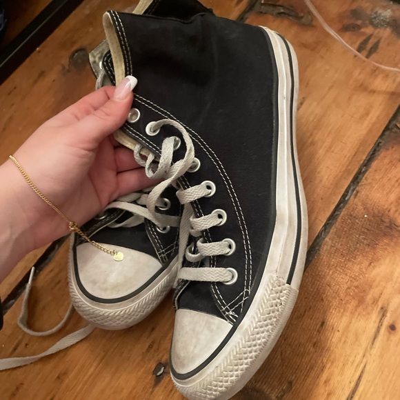 Converse - Picture 1 of 2